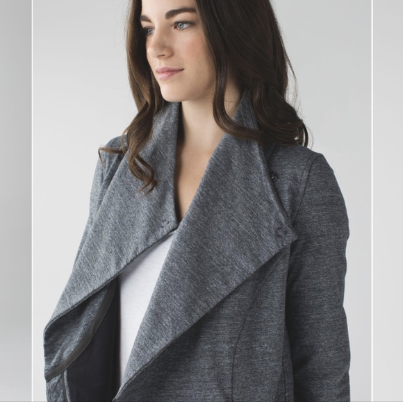 Lululemon That's a Wrap - Picture 6 of 13